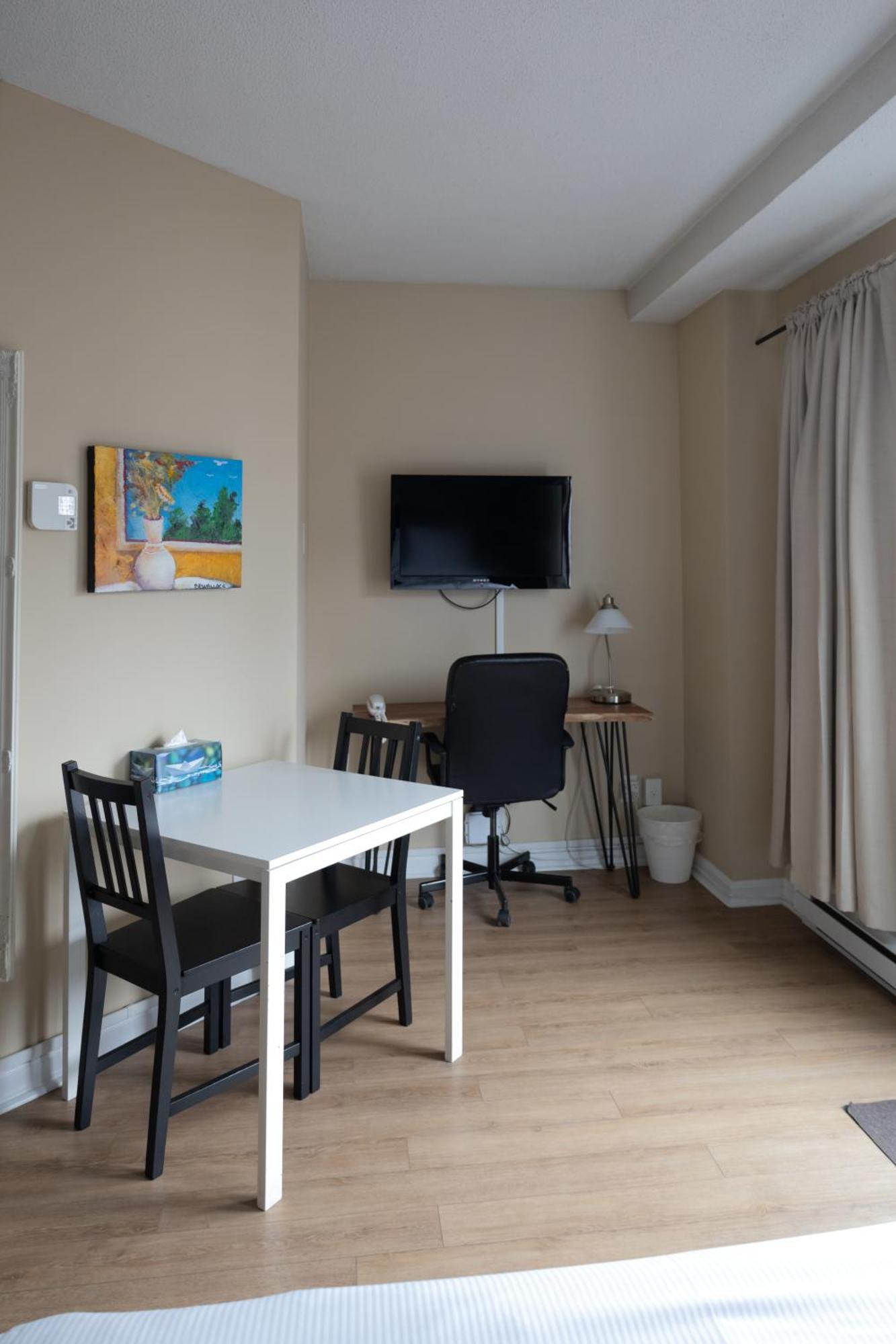 Hotel Byward Blue Ottawa